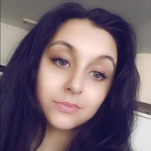 Meet your Posher, Ava